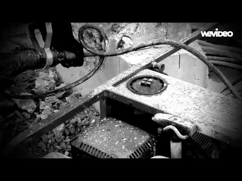 Разрушение бетона отбойным молотком HH10