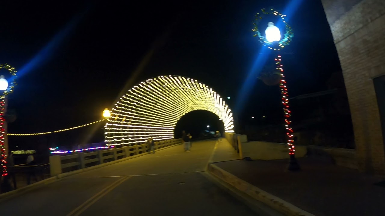 Prattville City Walk 2021, Happy Holidays, Christmas Lights. YouTube