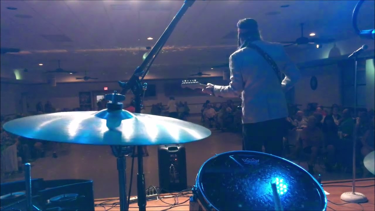 Johnny Rogers - Willie Nelson Angel Flying Too Close To The Ground On the Road Again Live