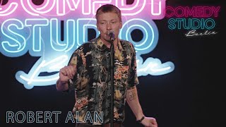 Der Blonde Chinese - Robert Alan Comedy Studio Berlin