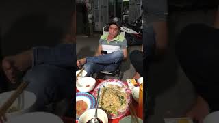 Nửa đêm vào động xem trai
