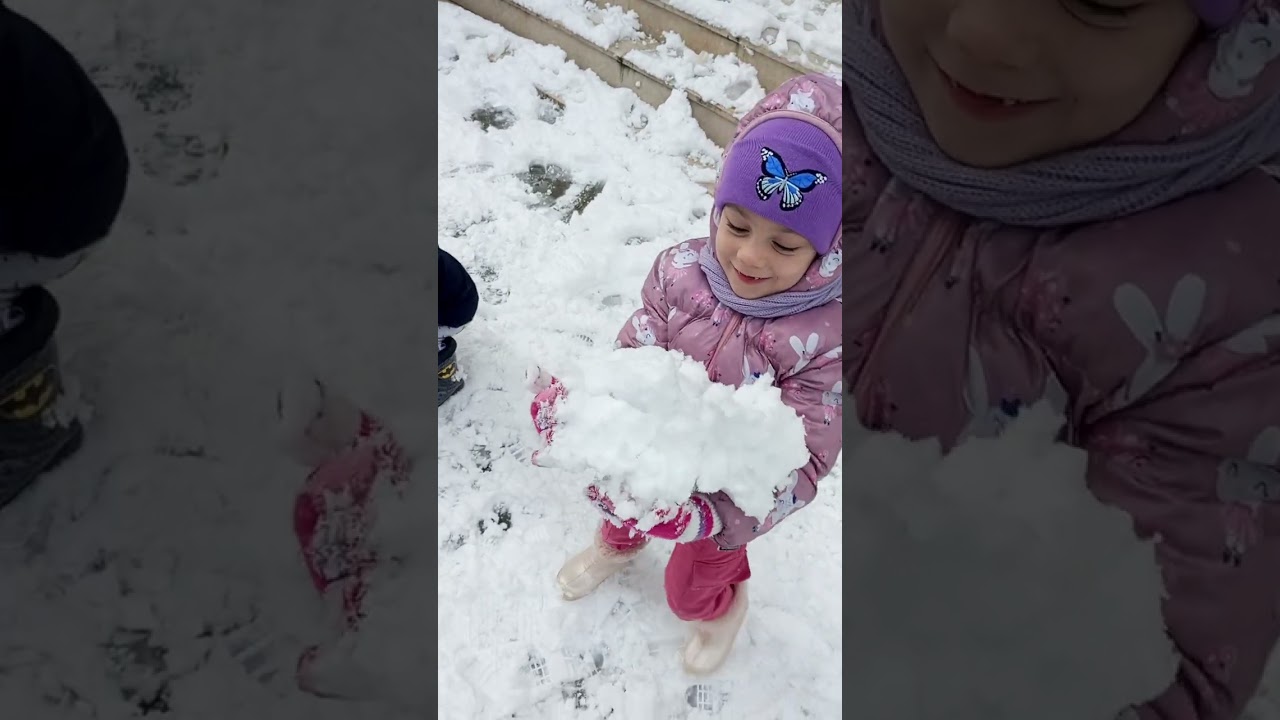 Göksu kardeşiyle karda oynuyor