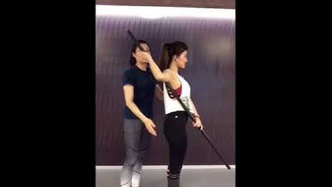Shoulder external Rotation stretching with PVc pipe肩膀外旋