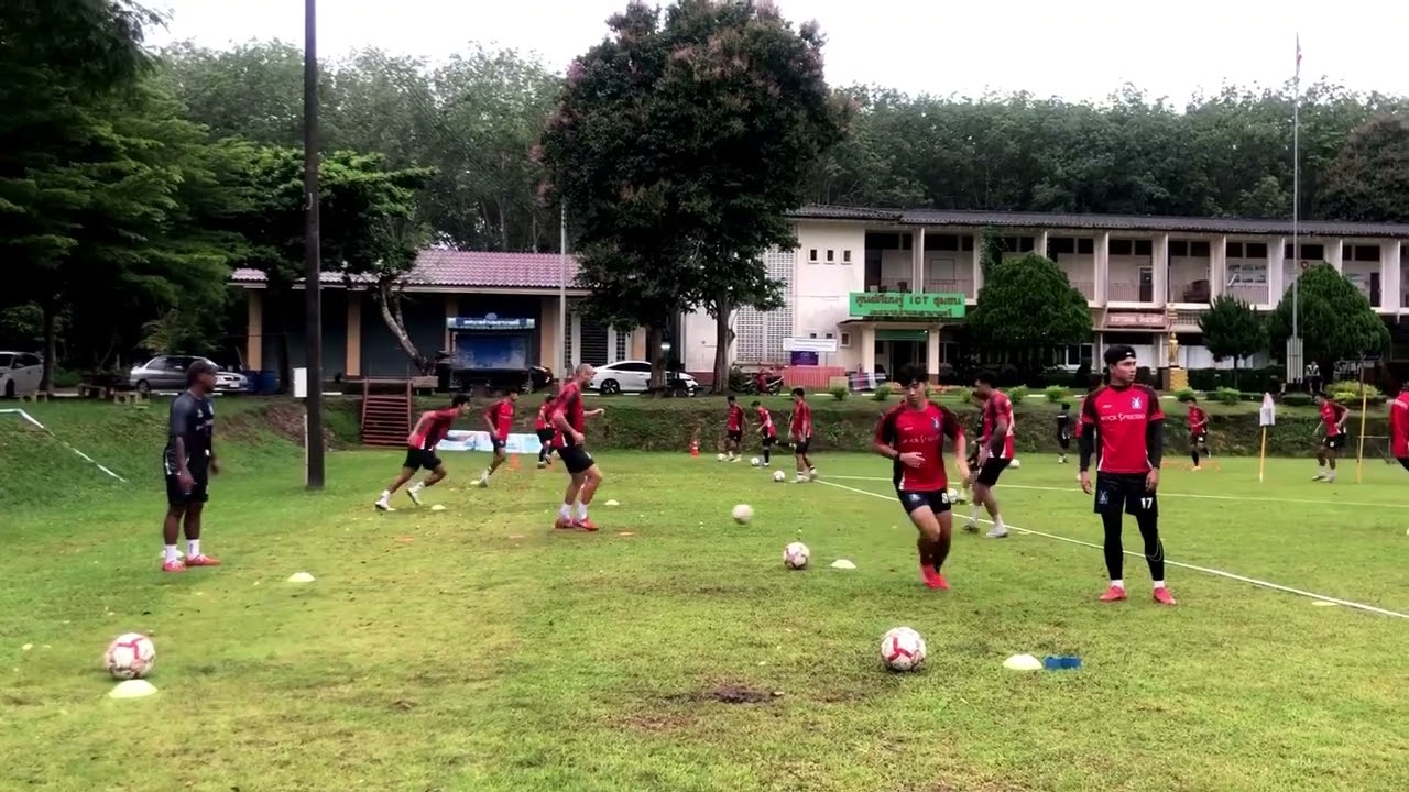 Aerobic power circuit training with technique ball 