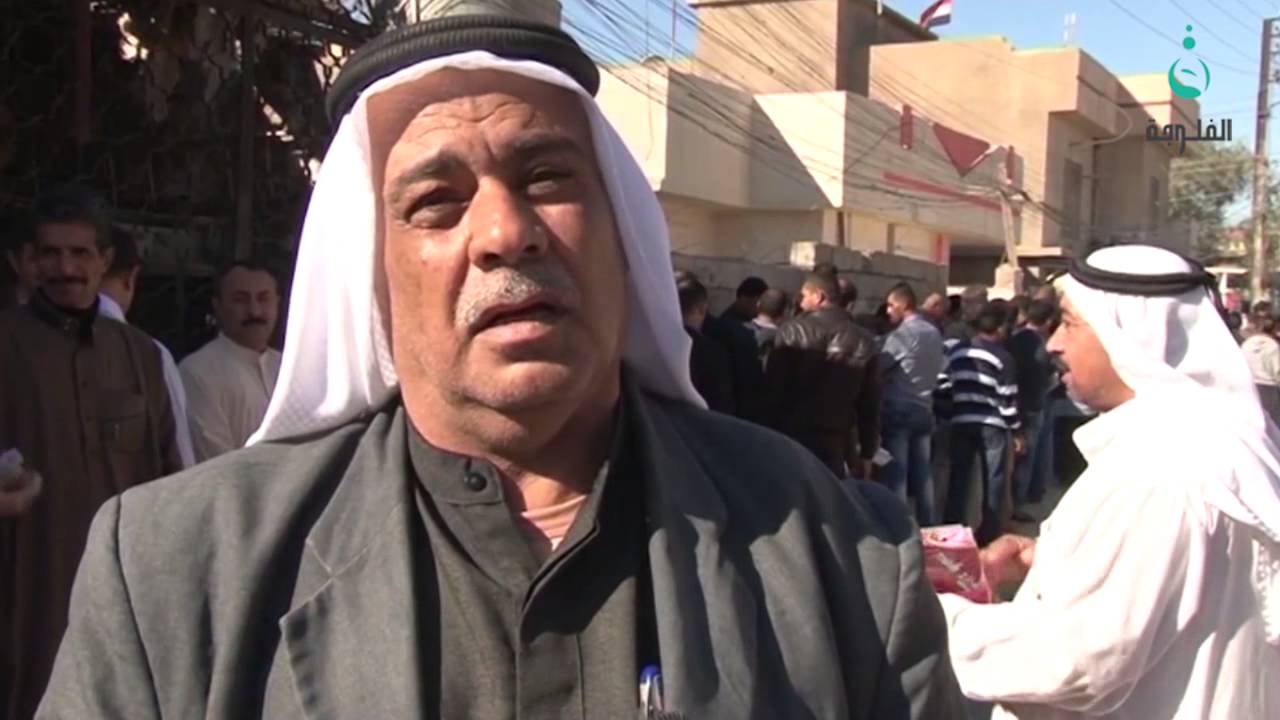 طوابير وساعات طوال يقضيها النازحون امام وزارة الهجرة والمهجرين في كركوك