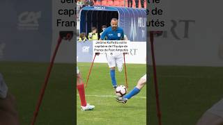 Thumbnail for Il a osé demander une main… 😳🤣