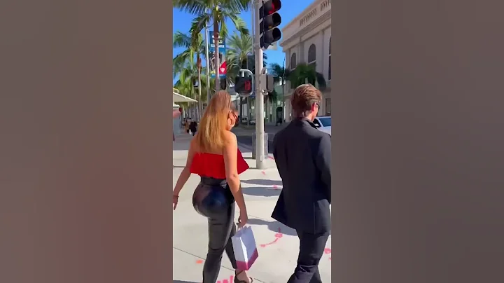 JLo double Connie Pena, A day in Jennifer Lopez sh...