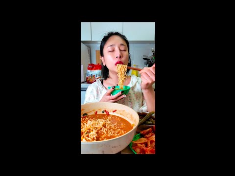 못참고 ⏰️새벽3시에 김치&amp;장아찌 <strong>농심라면</strong> 먹방 Korean Nongshim ramen &amp; kimchi Mukbang eating show