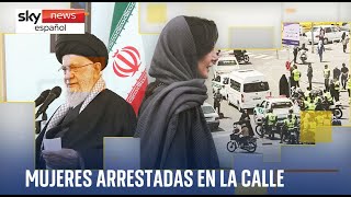 La policía de la moral iraní reprime a las mujeres que no llevan el hiyab