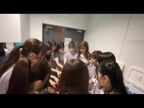 【乃木坂46】乃木坂46三期生による円陣。
