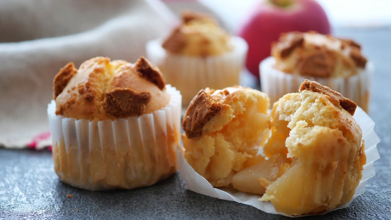 秋のちいさなおやつ♡刻み林檎のマフィン | Soft and Fluffy～Apple Muffins