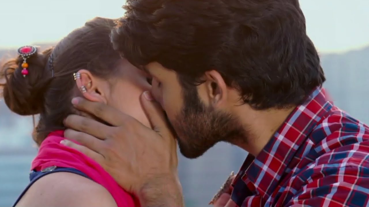  Unexpected Kiss   Girlfriend Boyfriend Kiss   Romantic Couples Love WhatsApp Status Tamil 
