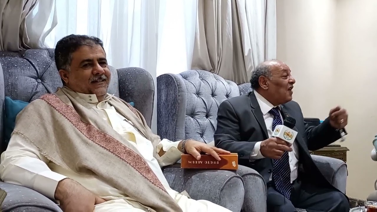 الشيخ احمد صالح العيسي يلتقي بالمعلم المصري الذي تبرع بشقته إلى أبناء حراز ومناخة في صنعاء اليمن