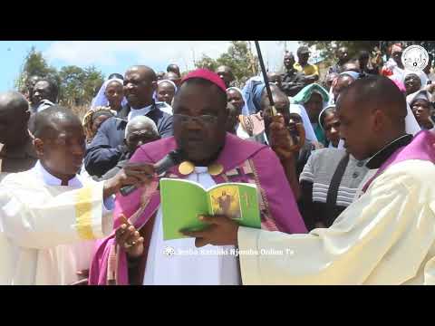 IBADA YA MAZISHI MAKUBURINI KUMUAGA Pd CHRISPIN MWAGENI ILIVYOONGOZWA NA ASKOFU VINCENT MWAGALA