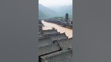 Phượng Hoàng Cổ Trấn Mùa Lũ: Vẻ Đẹp Nguy Nga và Dòng Nước Dâng Cao #viralvideo #flood #travel