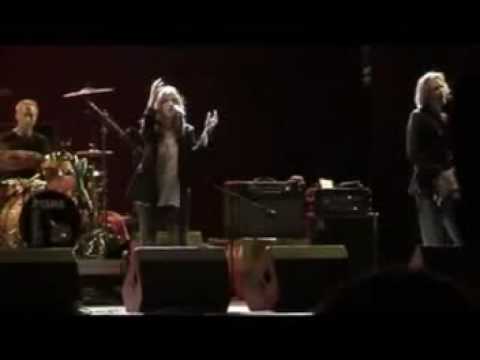 Patti Smith -Ghost Dance- Live 2007 Cagliari Anfit...
