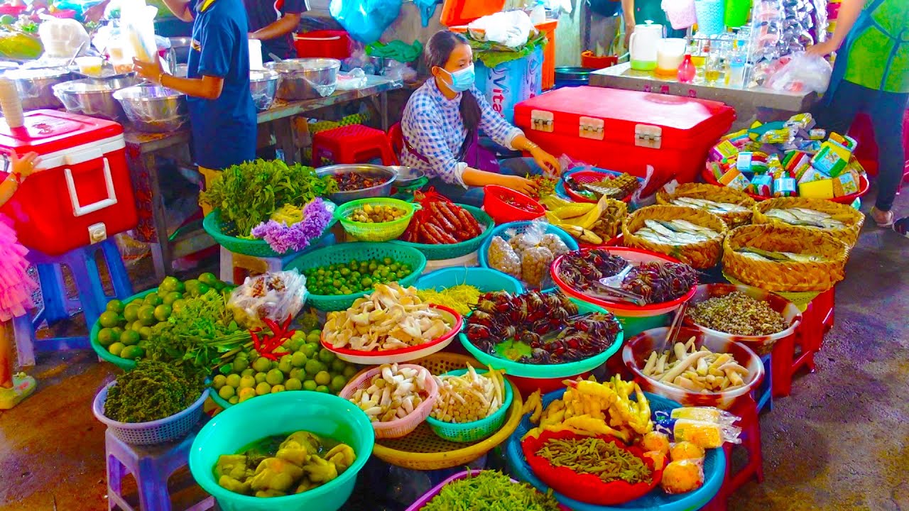 Have You Ever Seen Cambodian Wet Market Scenery Before?? See How It's Like!!
