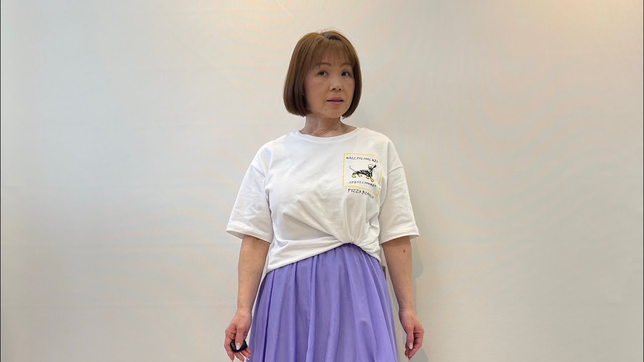 初夏のモノトーンコーデ3選??, 甘めトップスも、モノトーンなら大人 