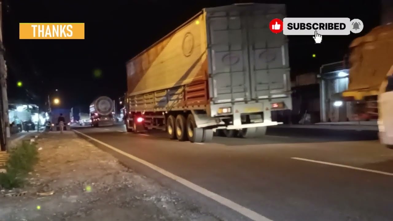 nongkrong malam sambil dengerin lagu