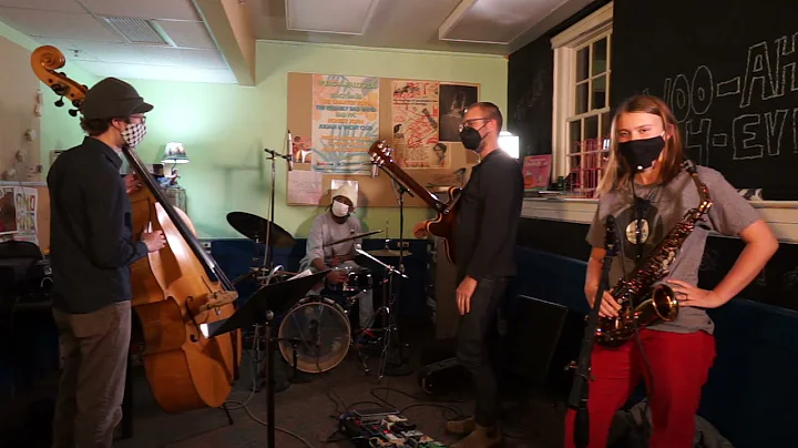 James Gilmore Trio featuring Chloe White