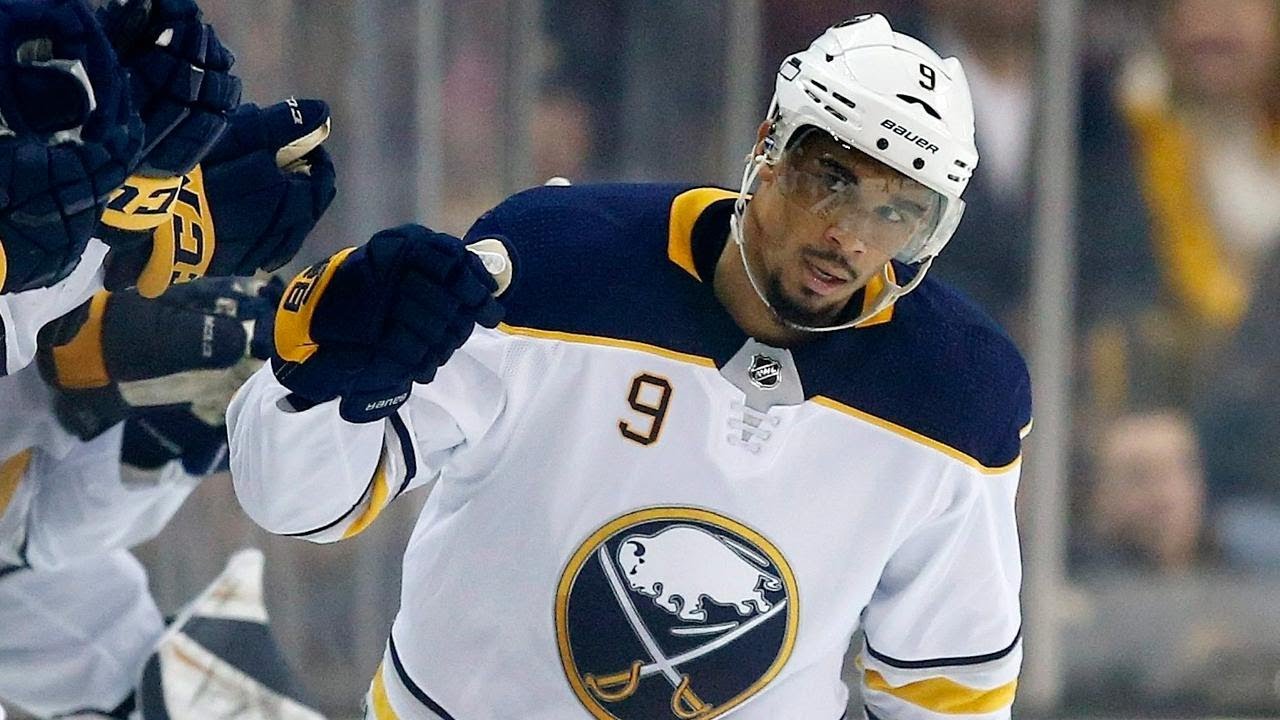 Dustin Byfuglien throws Evander Kane's tracksuit in the shower