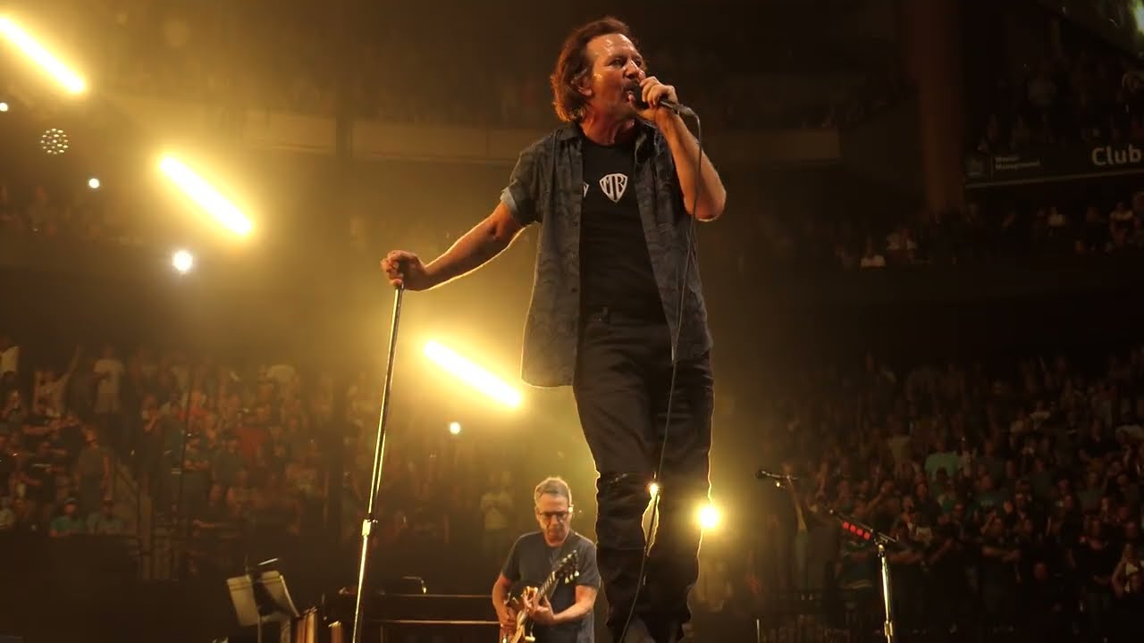 PEARL JAM *EVEN FLOW* live at XCEL ENERGY CENTER night 1 in St. Paul on 8/31/23 concert 4K