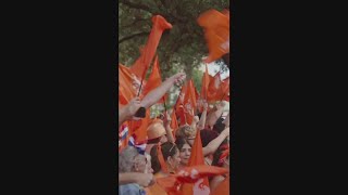 Thumbnail for Oranje wint van Zweden, fans gaan los