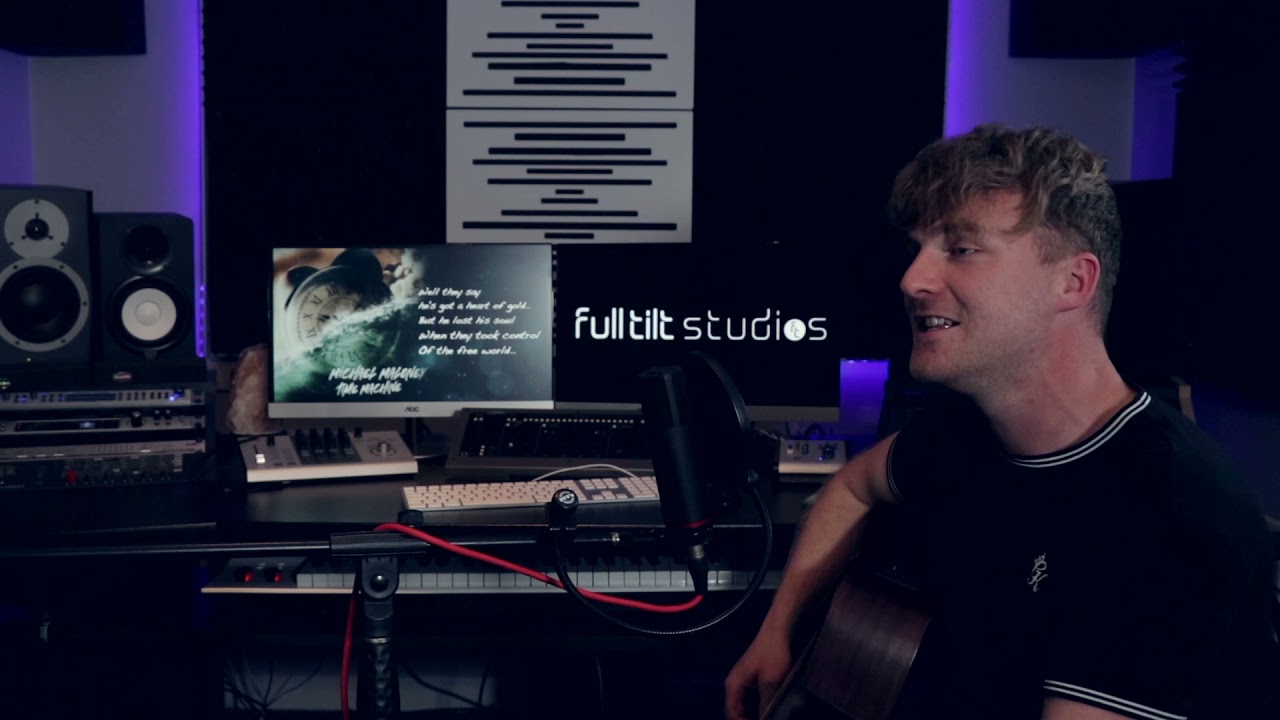 在 YouTube 上观看 Michael Maloney - Time Machine (Live Acoustic Version)