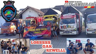 Sepulang dari acara KDLB langsung kumpulan Truck Sambung Roso Grub Parkir di rumah makan Banyuwangi