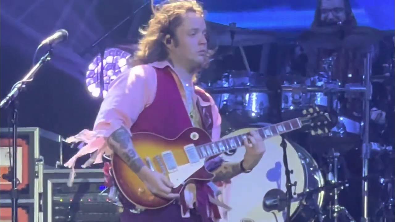 Billy Strings Halloween “Leaders” on a Les Paul Asheville, NC 2022 YouTube