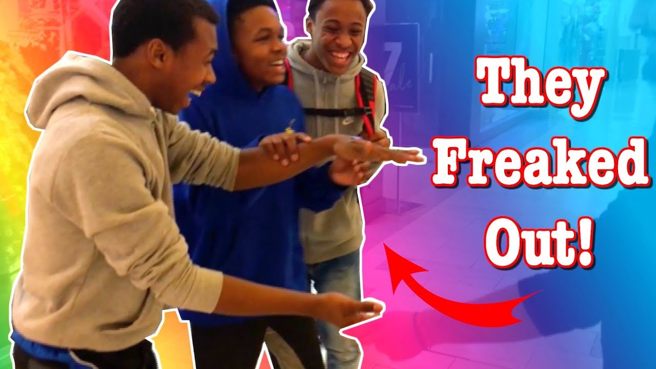 MENTALISM & MAGIC AT THE MALL!