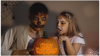 A Kishúgom Készíti El A Halloween-I Sminkem Szender Milán
