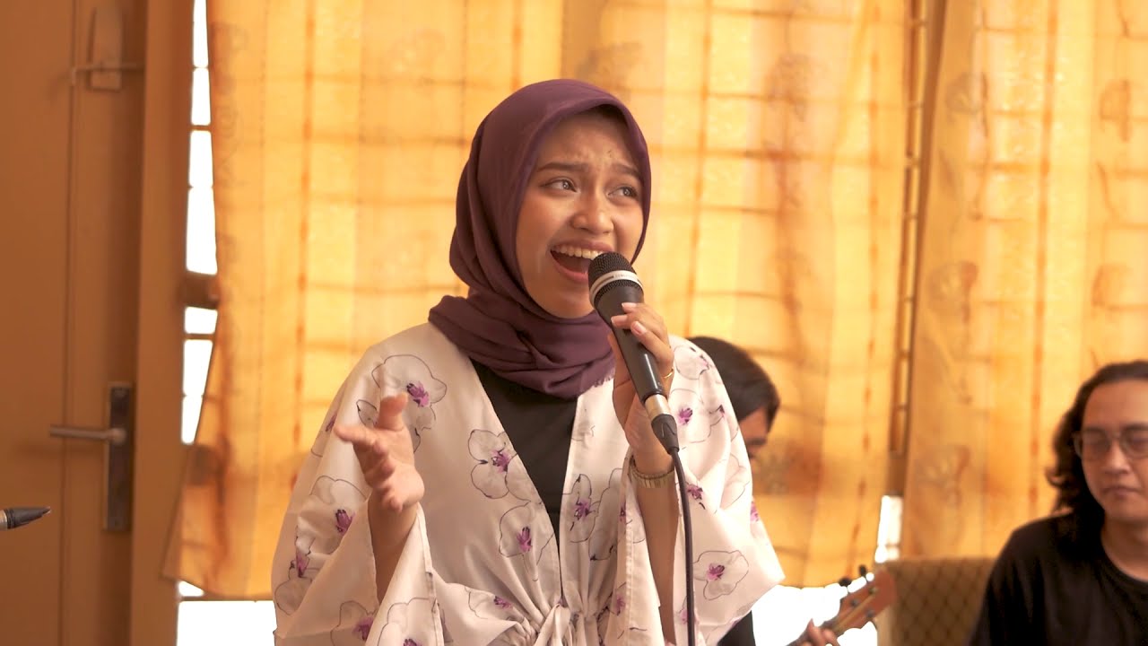 Jangan biarkan - Titi DJ (Keroncong Cover) | Keroncong Nation - YouTube