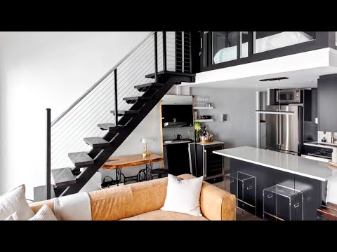 Video: Apartament compact la mansardă cu un design superb în Suedia