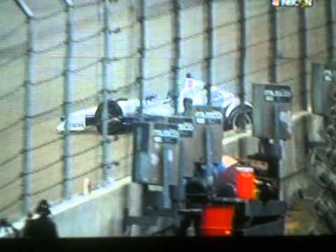 race traduccion Helio Castroneves crash| 2015 INDY Car Auto Club 500