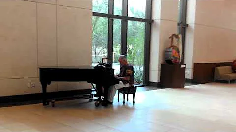 An impromptu piano rag at the MIM in Scotsdale