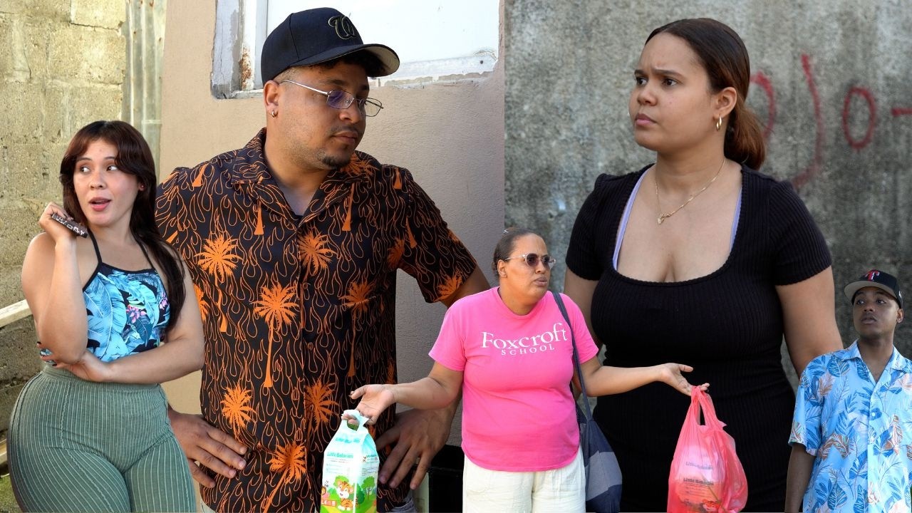 Ella paga TODO en la casa mientras él mantiene a su AMANTE! (PARTE 1)