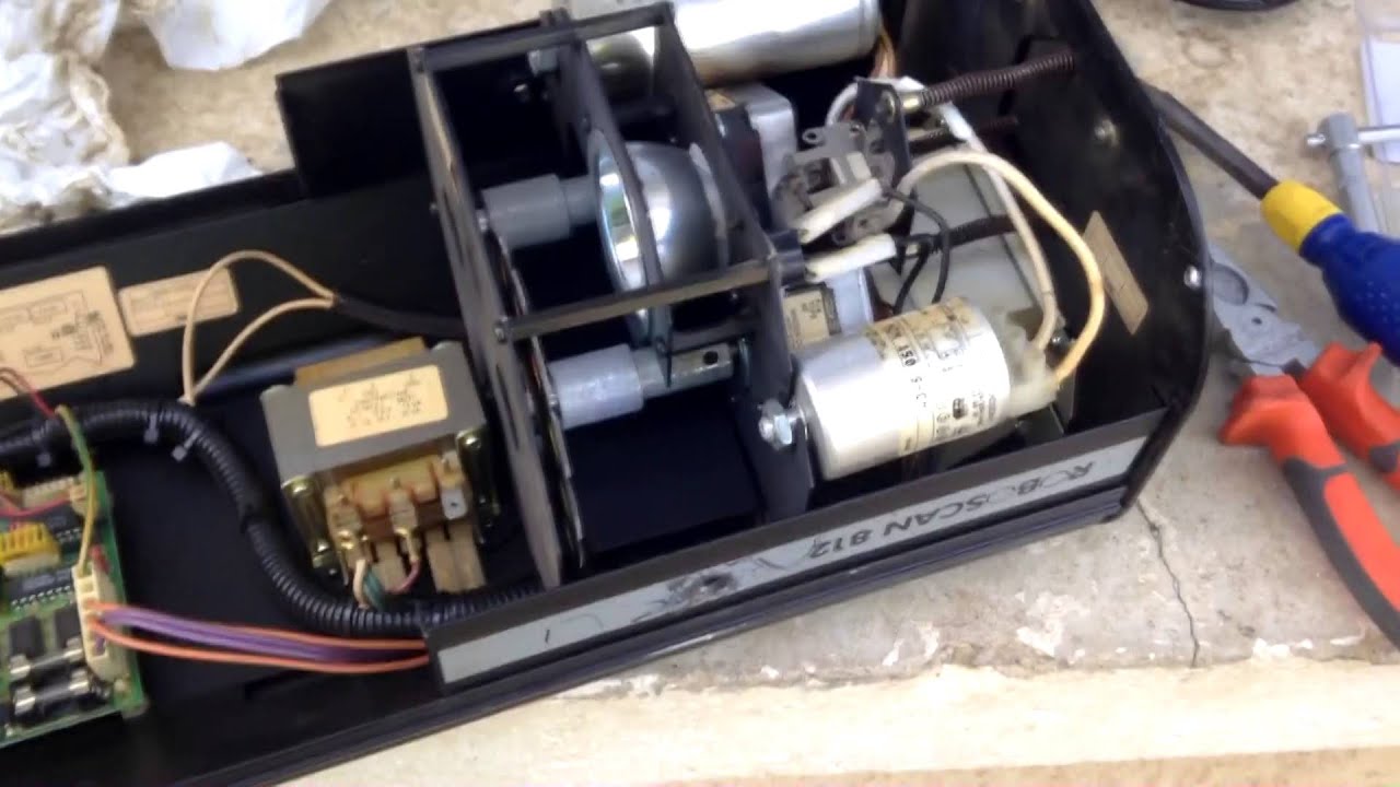 VLOG : Episode 1 ♪♫ NETTOYAGE MARTIN ROBOSCAN 812