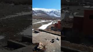 Bahar Gelir Diye Beklerken