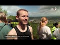 Cheese rolling  la rue vers le fromage