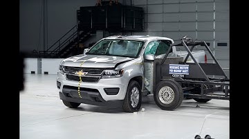 2017 Chevrolet Colorado crew cab original side crash test (extended footage)