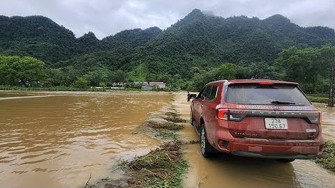 Mưa lũ Hà Giang quét căng đét đi thăm cầu Nà Riềm Bản Lủa gặp Minh trưởng thôn. Nguyễn Tất Thắng