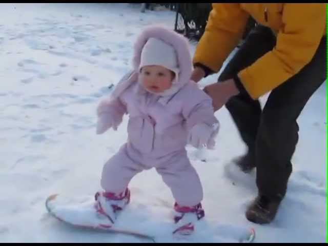 1 year old baby 1st snowboarding session