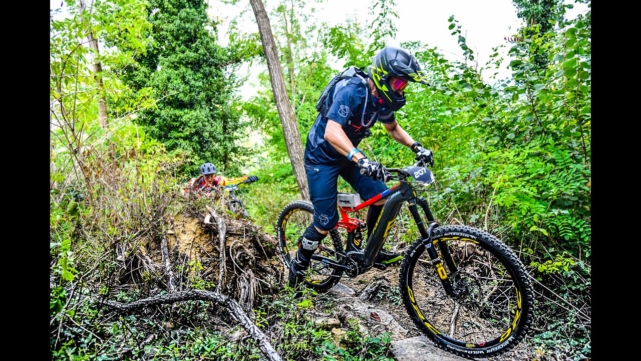 Polini vince al Campionato Italiano E-Bike Enduro - YouTube