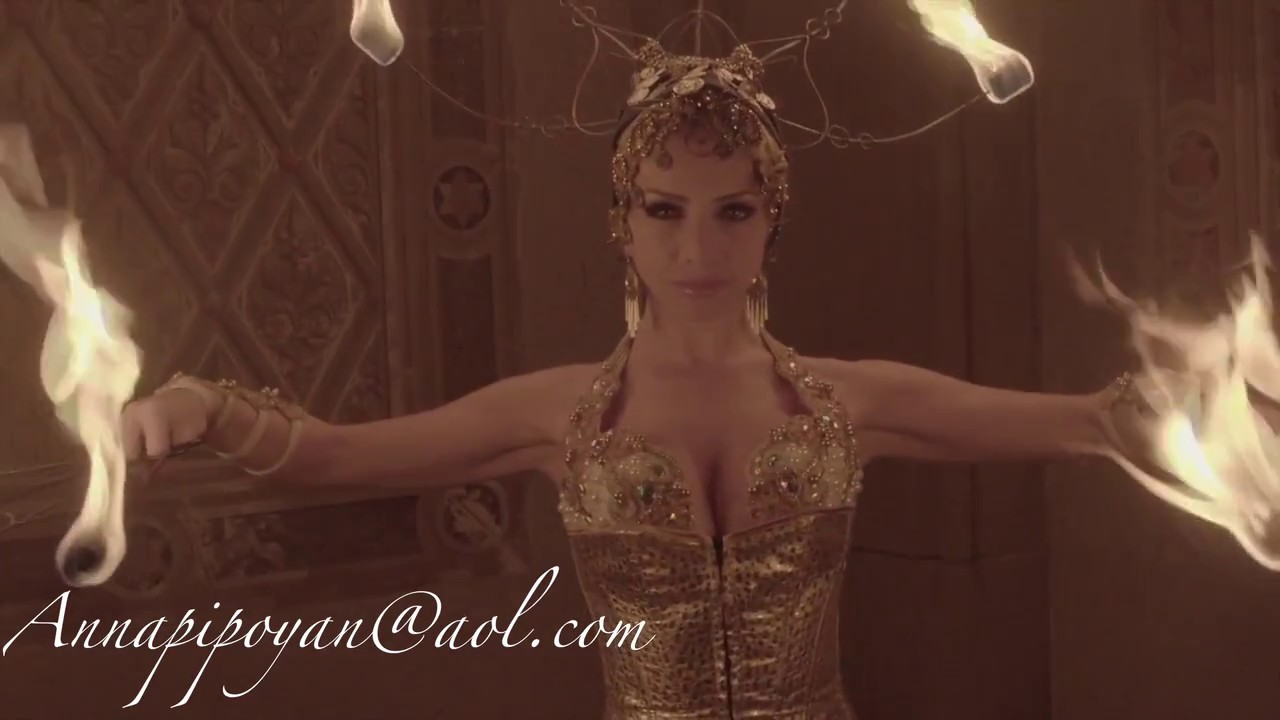 FIRE DANCERS , DANCE WITH FIRE FAN AND FIRE POI