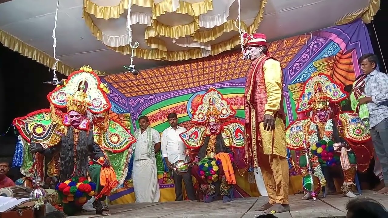 ಬಸರಹಳ್ಳಿ ಶ್ರೀ ದೇವಿ ಮಹಾತ್ಮೆ ಮುಂಡ ಸೂರ  