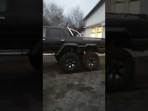 Toyota 4 runner 6x6^2 with portal axles.Maxis 40