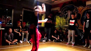 [FUNKSTYLE INTERSCHOOL 2011] TOP 8 BATTLE ONE