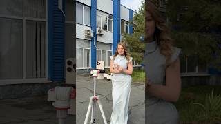 Поли танцует тренд под новый трек POLI - НЛО 🛸