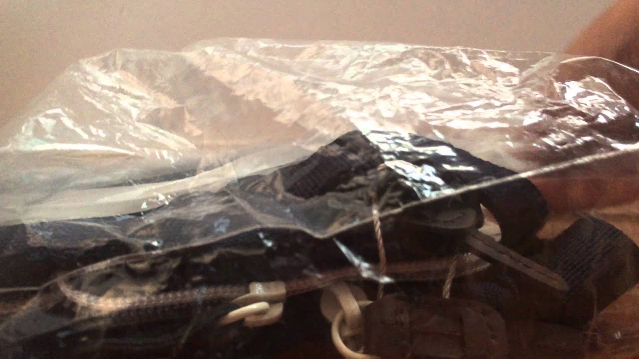 Lacoste Mens Premium Camera Canvas Messenger Bag Opening